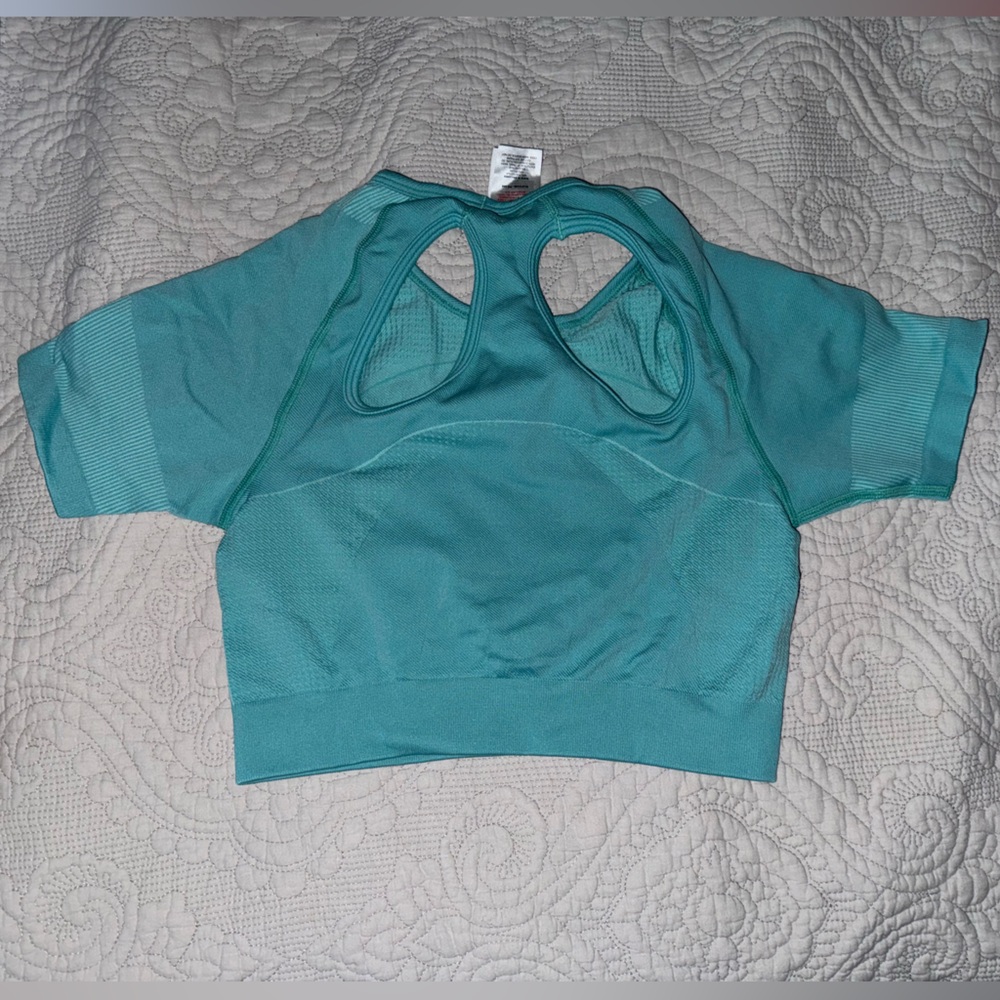 5- ULTRA SEAMLESS GYMSHARK CROP TOPS- BLACK, BLUE, PINK, TEAL, & ORANGE MEDIUM - Picture 12 of 15